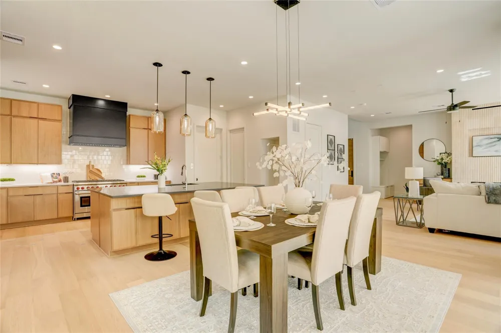 5409 Chevy Chase #B Houston, TX 77056