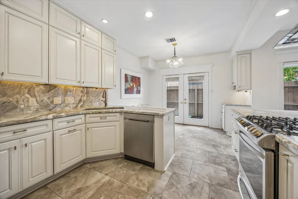 1112 Nantucket Drive #A Houston, TX 77057