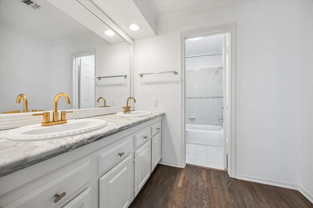 1112 Nantucket Drive #A Houston, TX 77057