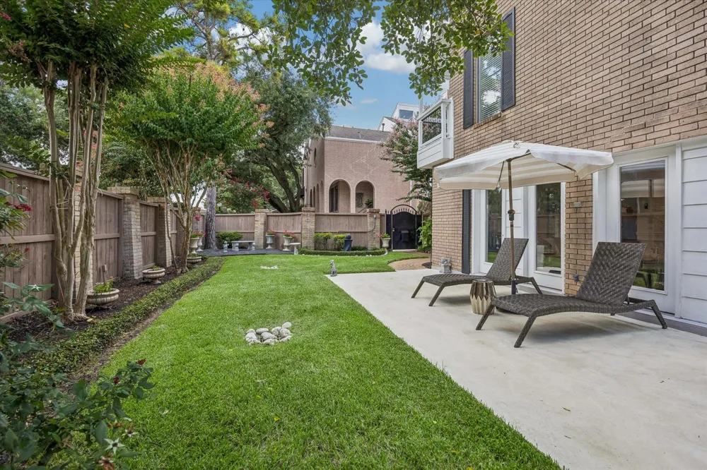 1112 Nantucket Drive #A Houston, TX 77057