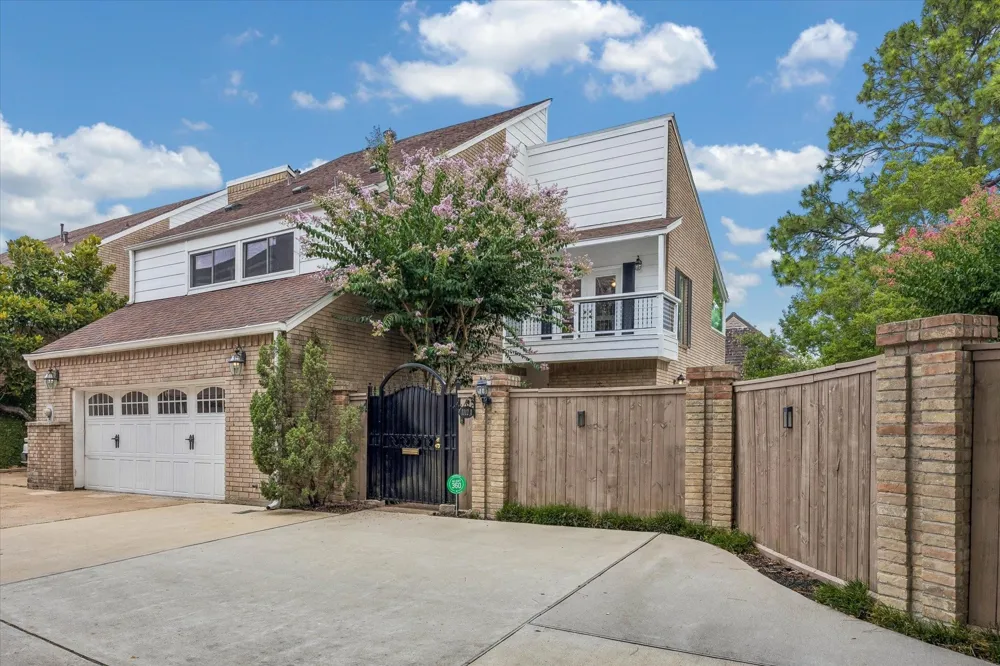 1112 Nantucket Drive #A Houston, TX 77057