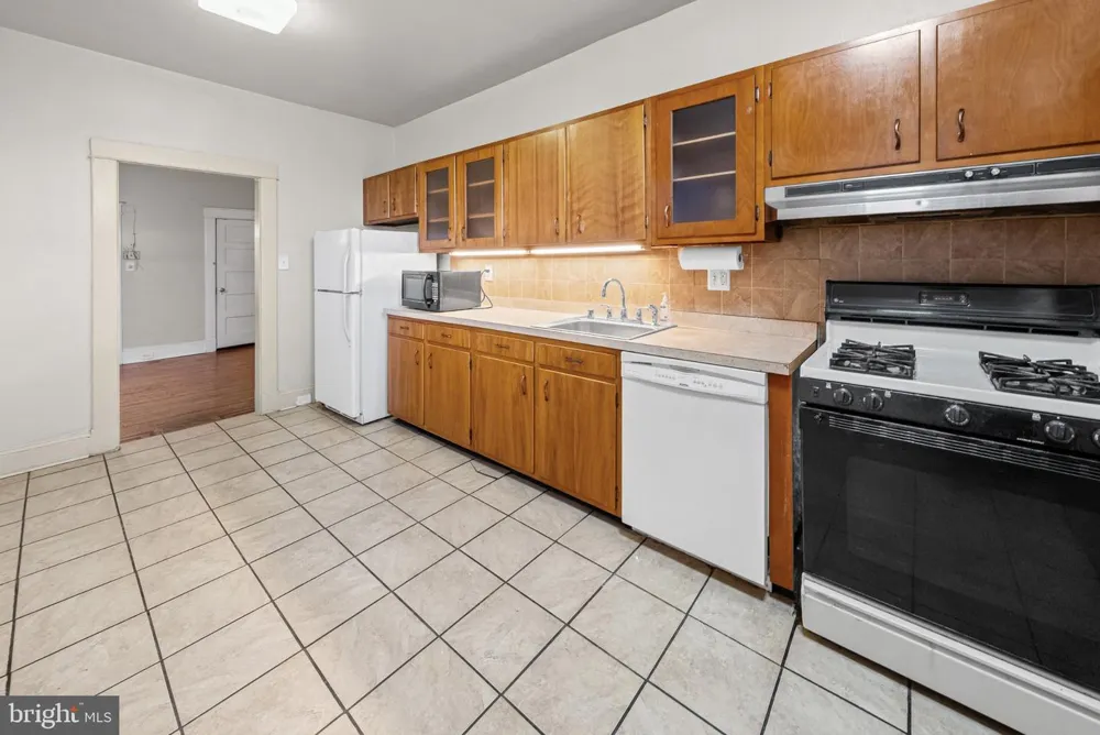 830 WHITMORE AVENUE Baltimore, MD 21216