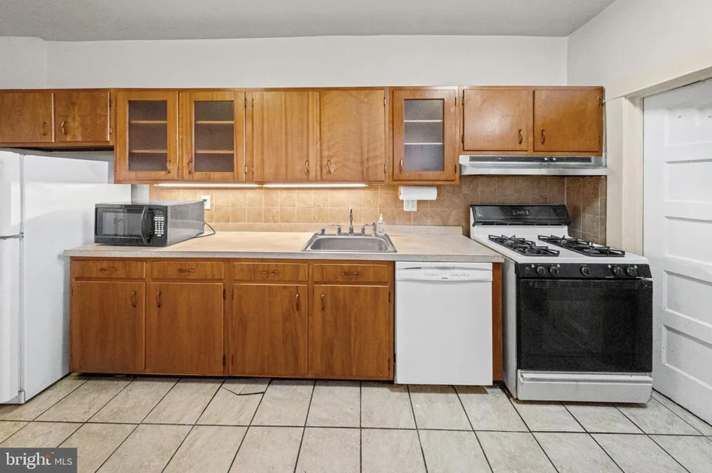 830 WHITMORE AVENUE Baltimore, MD 21216