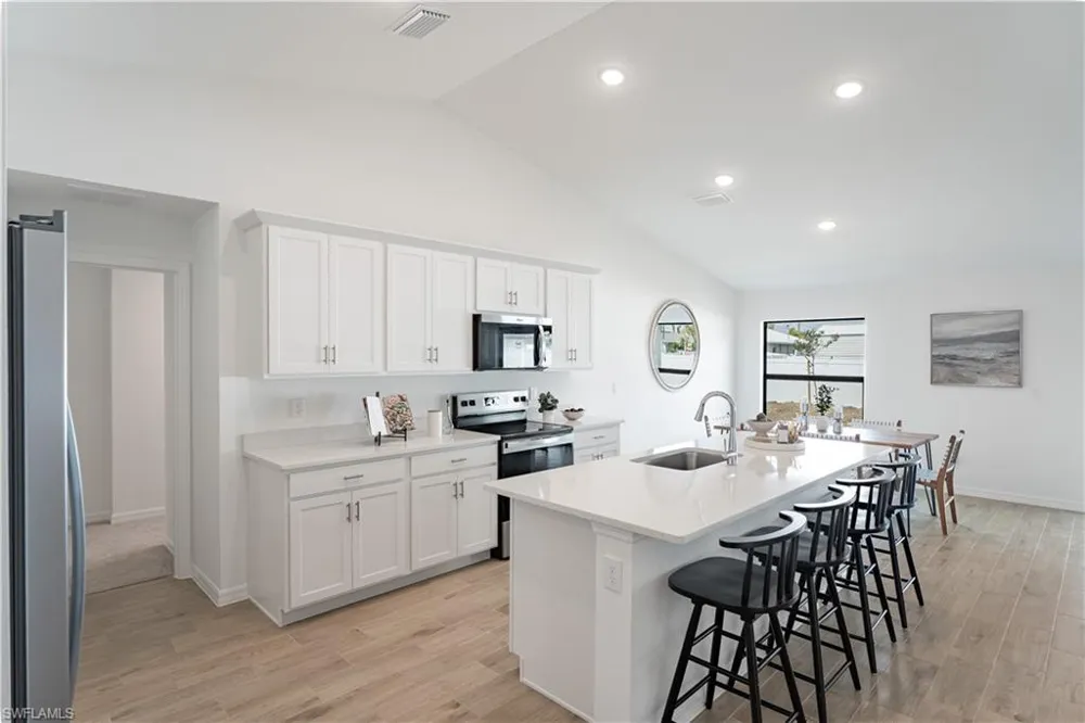 1305 SW 8th Place Cape Coral, FL 33991