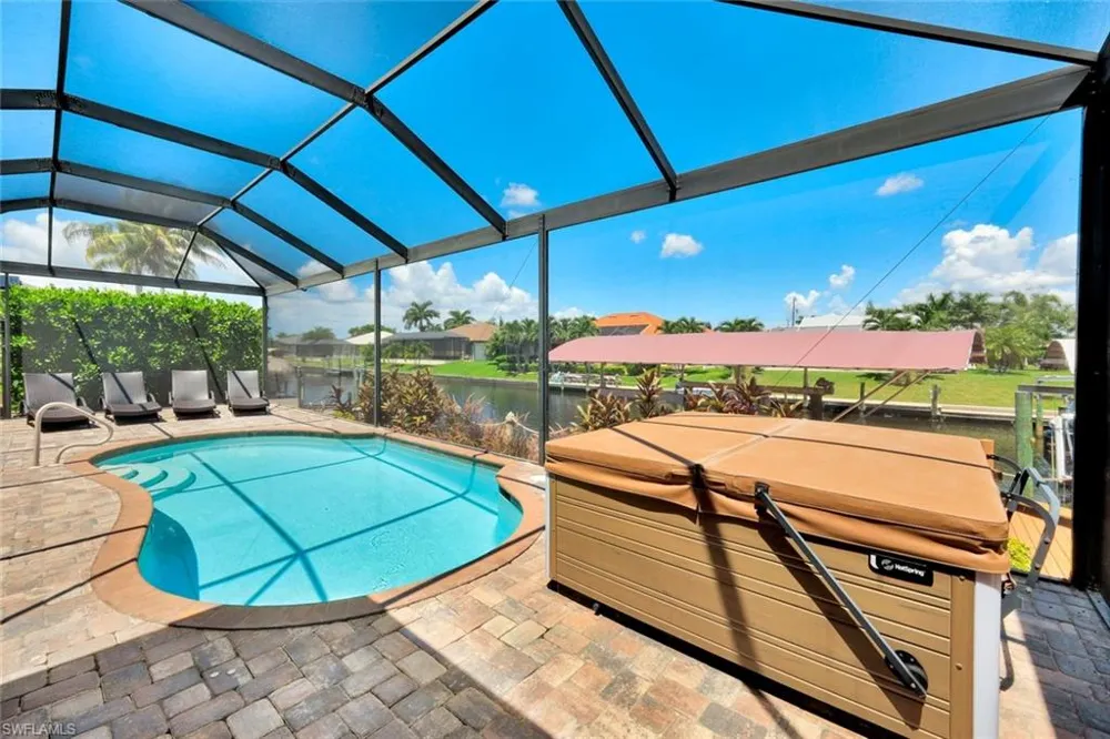 1621 SW 43rd Terrace Cape Coral, FL 33914