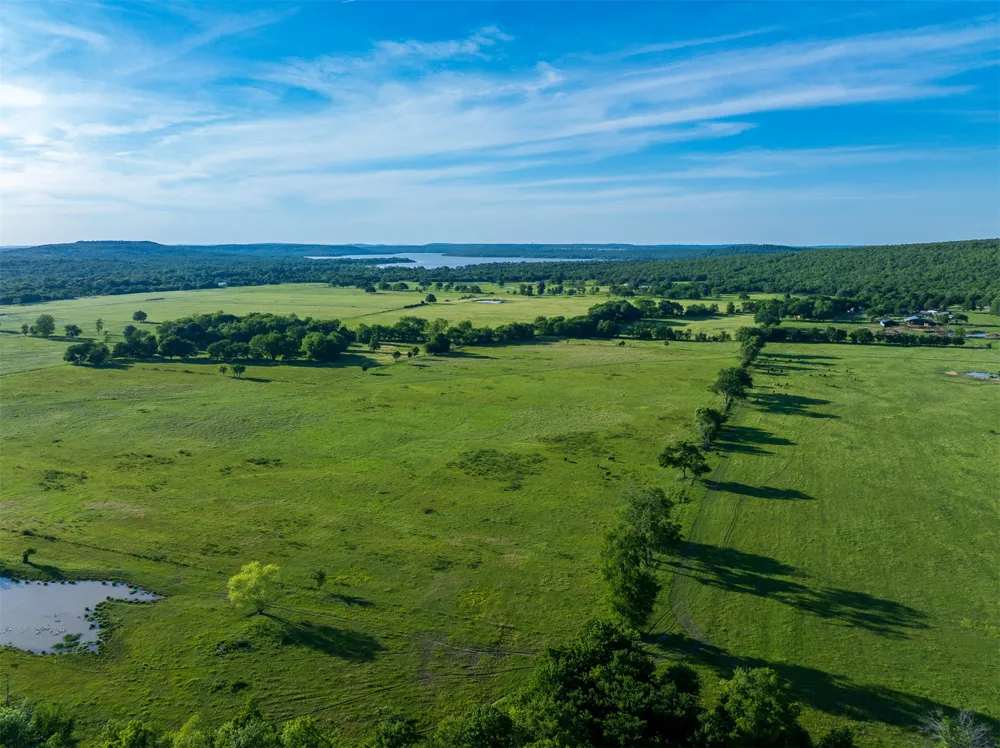 4 McNally Flats Road Eufaula, OK 74432
