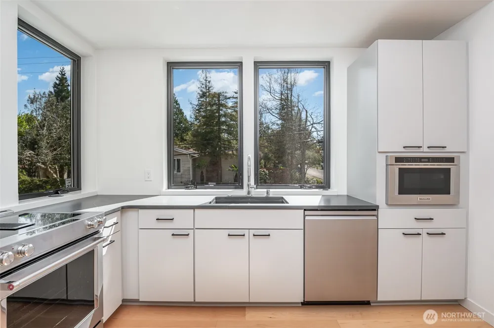 4214 SW 100th Street Seattle, WA 98126