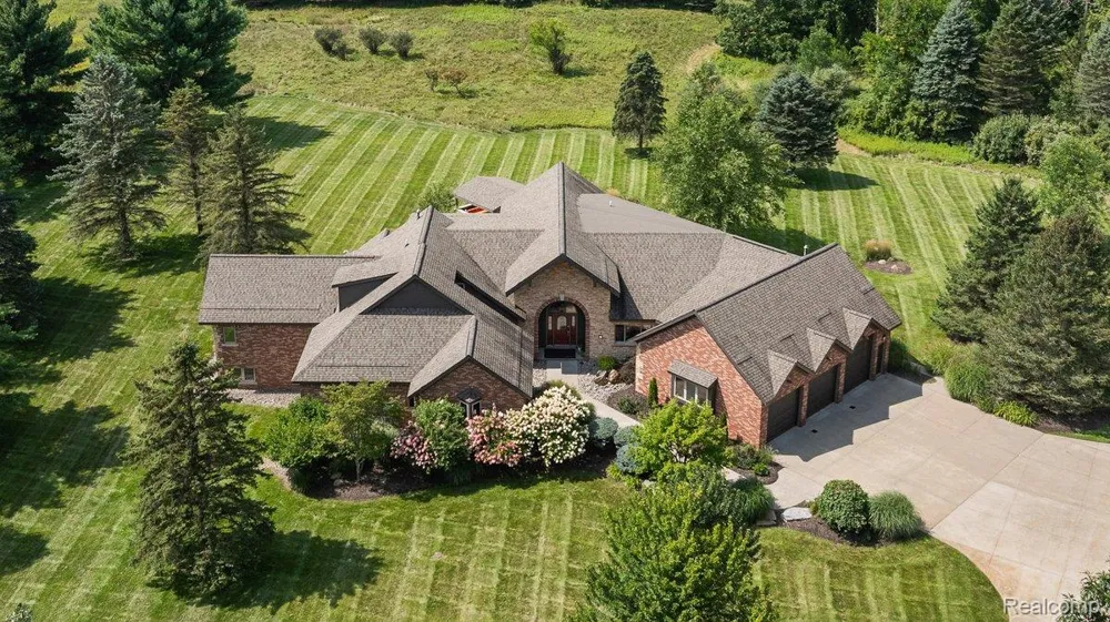 3233 Winegar Road Perry Township, MI 48872