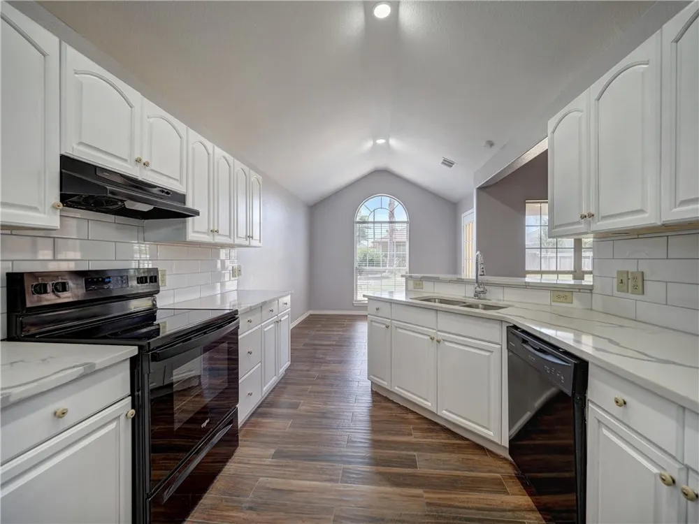 13905 Laffite Dr Corpus Christi, TX 78418