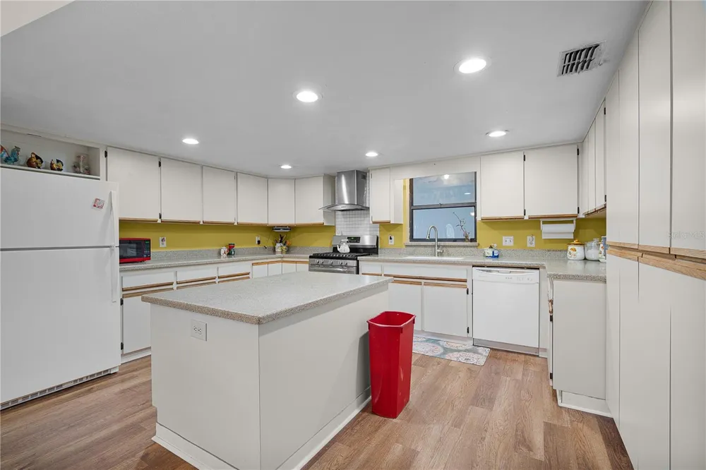 12 CHERRY BLOSSOM LANE Winter Haven, FL 33884