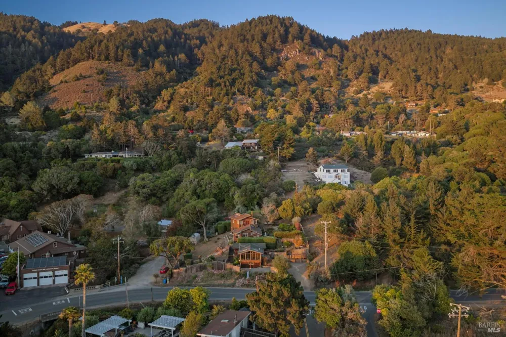 3384 Shoreline Highway Stinson Beach, CA 94970