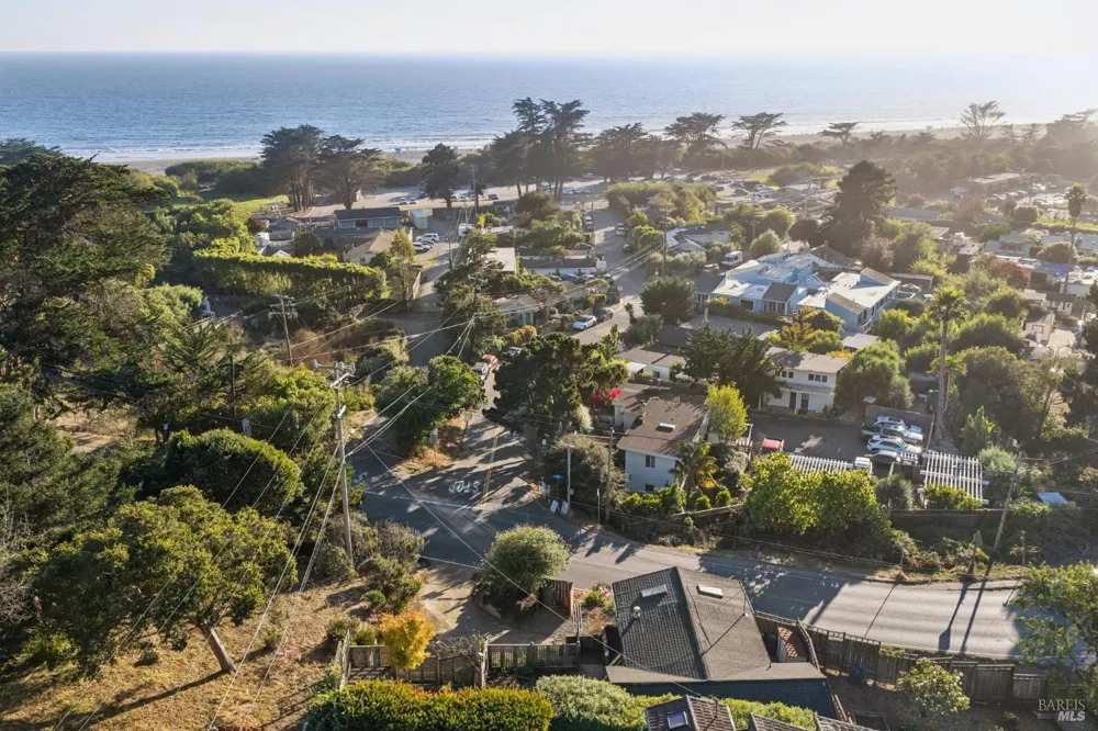 3384 Shoreline Highway Stinson Beach, CA 94970