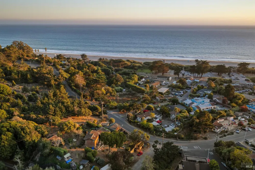 3384 Shoreline Highway Stinson Beach, CA 94970