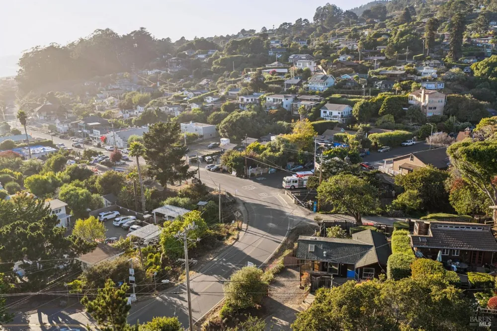 3384 Shoreline Highway Stinson Beach, CA 94970