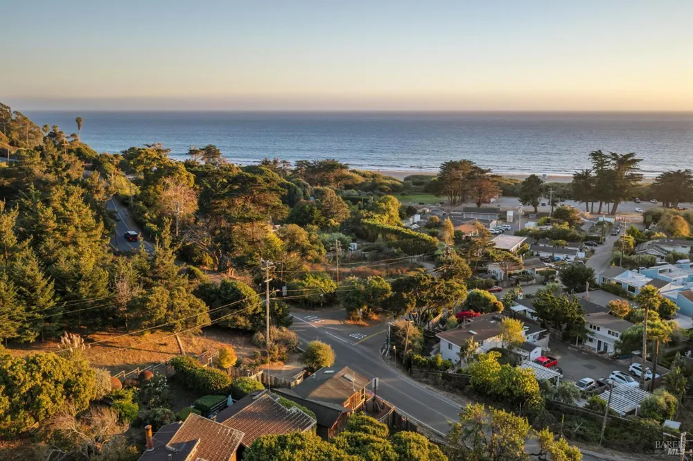 3384 Shoreline Highway Stinson Beach, CA 94970