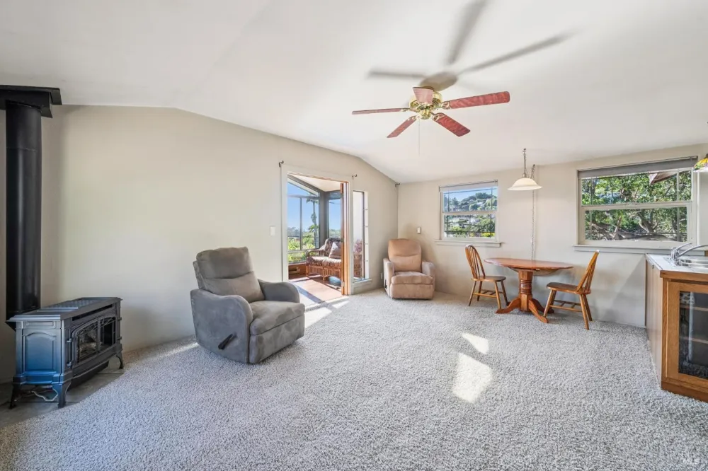 3384 Shoreline Highway Stinson Beach, CA 94970