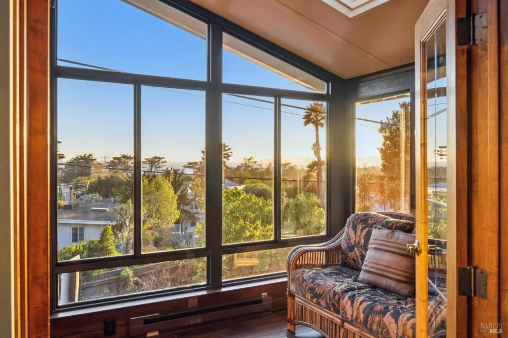 3384 Shoreline Highway Stinson Beach, CA 94970