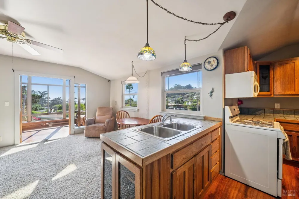 3384 Shoreline Highway Stinson Beach, CA 94970
