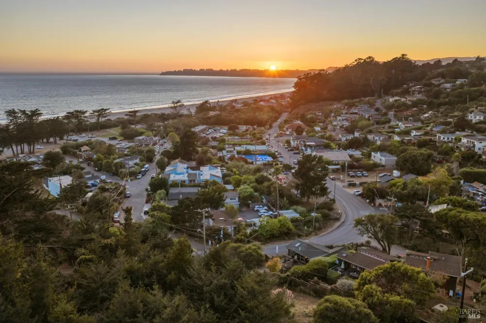 3384 Shoreline Highway Stinson Beach, CA 94970