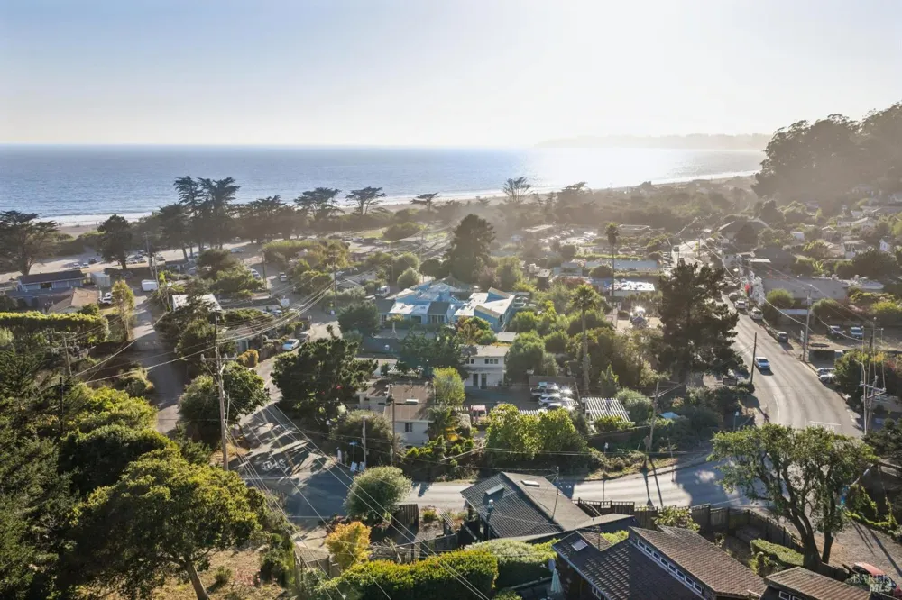 3384 Shoreline Highway Stinson Beach, CA 94970