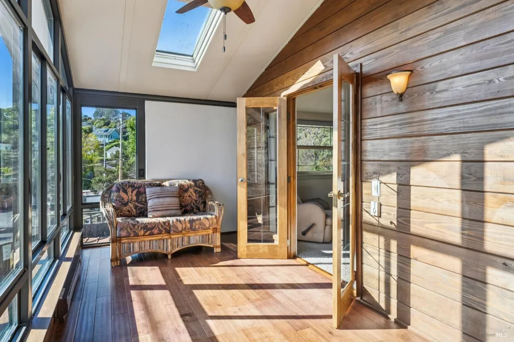 3384 Shoreline Highway Stinson Beach, CA 94970