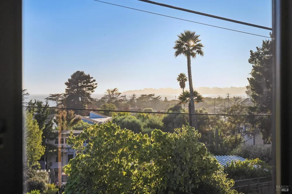 3384 Shoreline Highway Stinson Beach, CA 94970