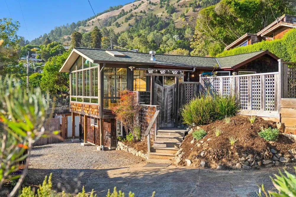 3384 Shoreline Highway Stinson Beach, CA 94970