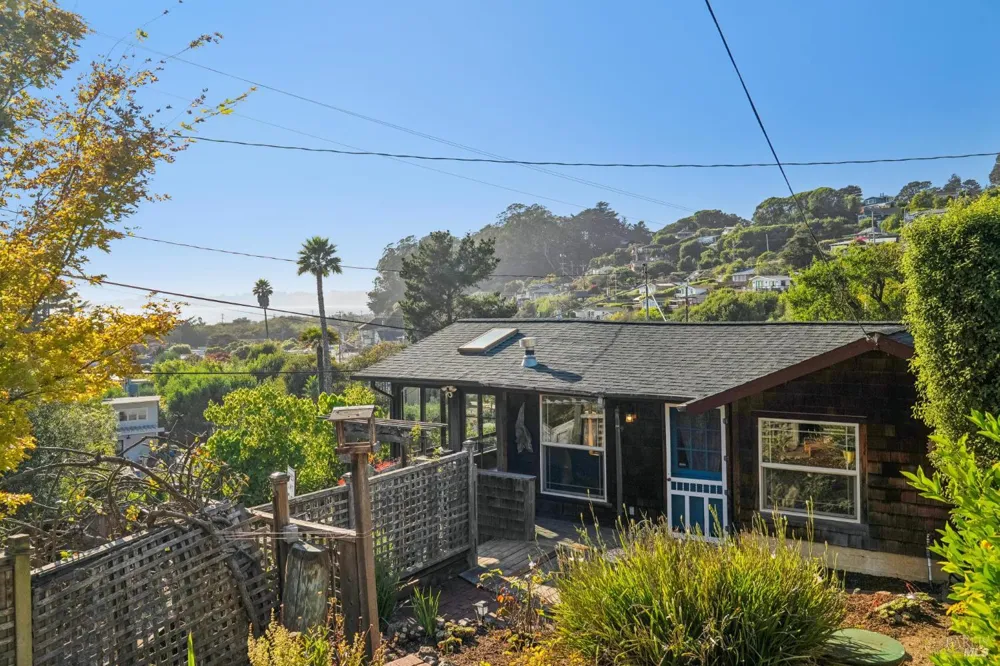 3384 Shoreline Highway Stinson Beach, CA 94970