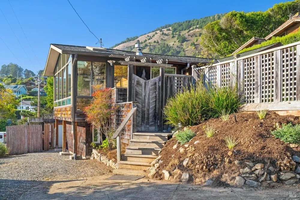 3384 Shoreline Highway Stinson Beach, CA 94970
