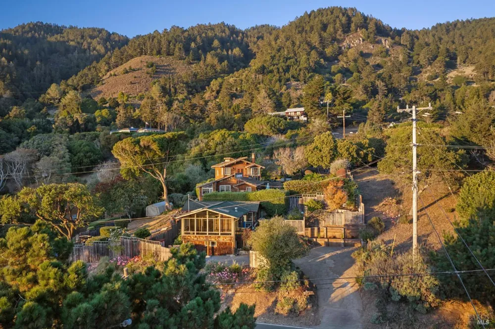3384 Shoreline Highway Stinson Beach, CA 94970