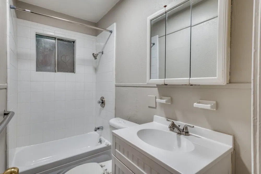 2213 Capri Drive #105 Fort Worth, TX 76114