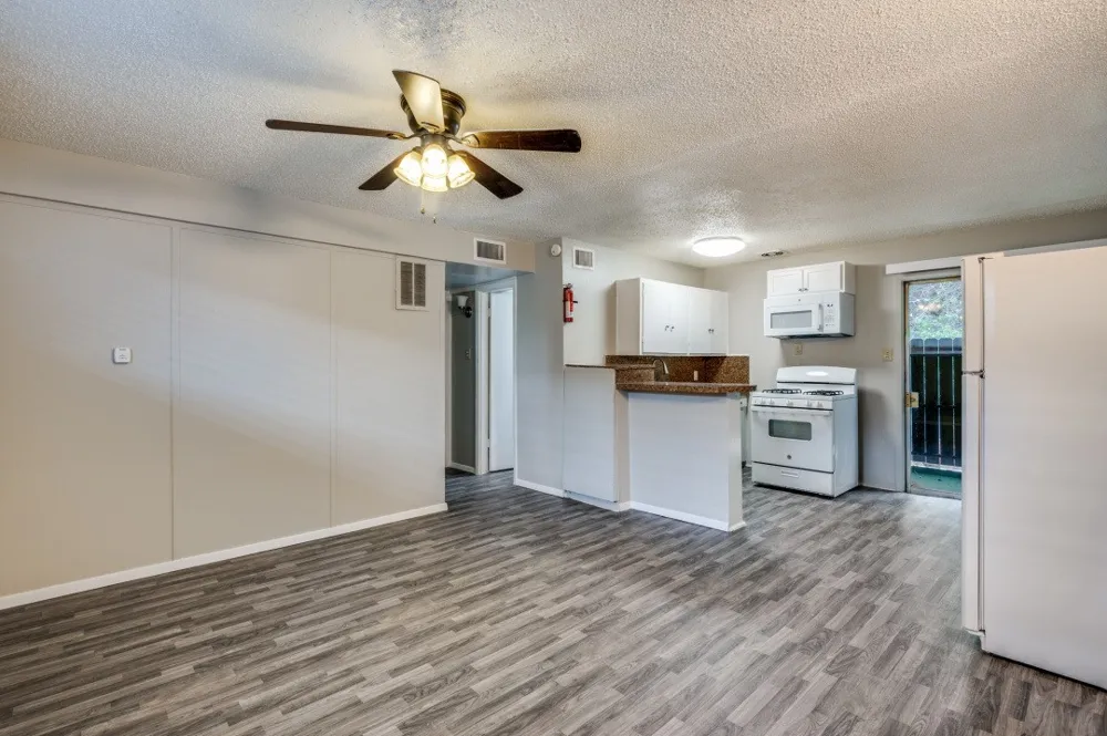 2213 Capri Drive #105 Fort Worth, TX 76114