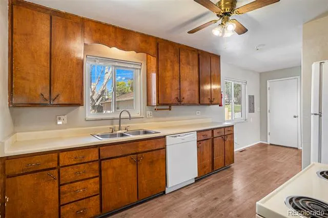 414 Maplewood Drive Colorado Springs, CO 80907