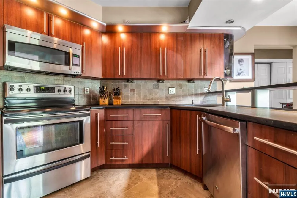 1494 Westgate Drive 4315 Fort Lee, NJ 07024
