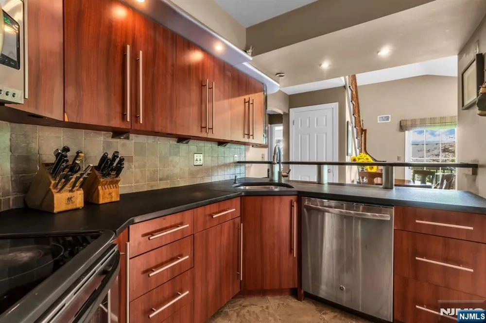 1494 Westgate Drive 4315 Fort Lee, NJ 07024