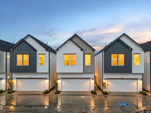 1910 Luna Woods Lane