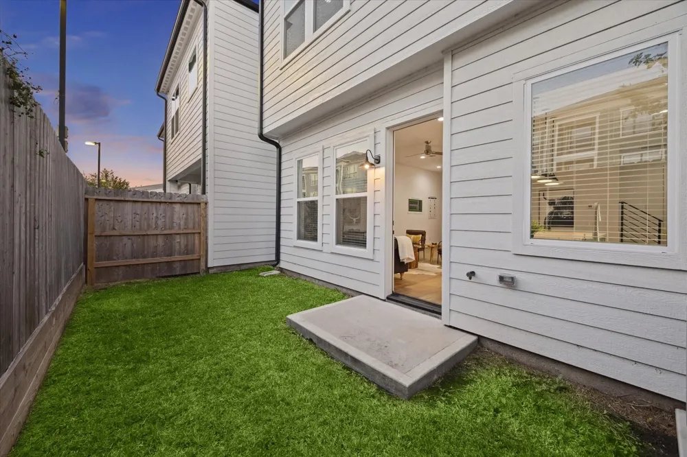 1910 Luna Woods Lane Houston, TX 77055