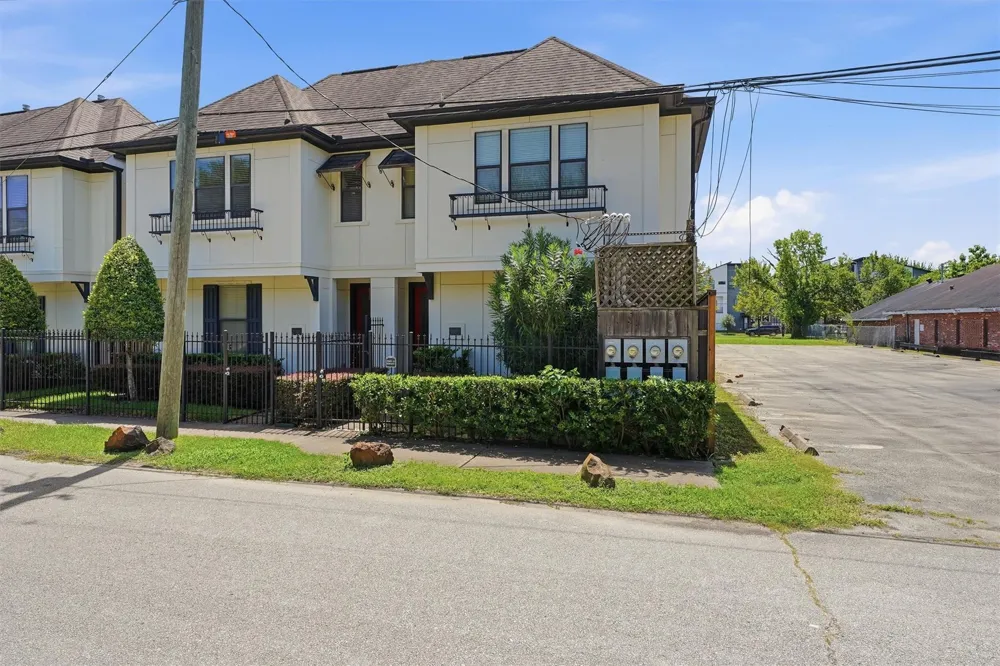 2305 Bastrop Street #A Houston, TX 77004