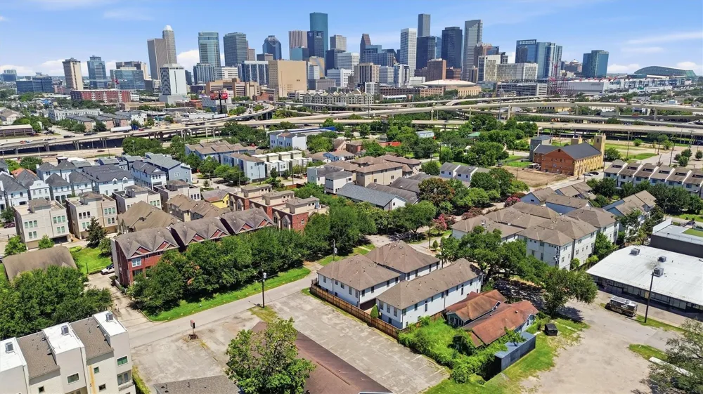 2305 Bastrop Street #A Houston, TX 77004