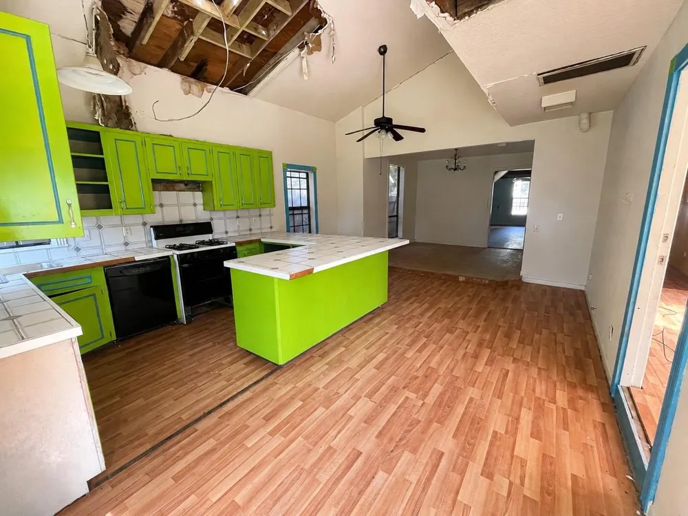 222 E Southland Avenue Alvin, TX 77511