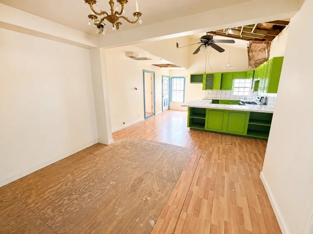 222 E Southland Avenue Alvin, TX 77511