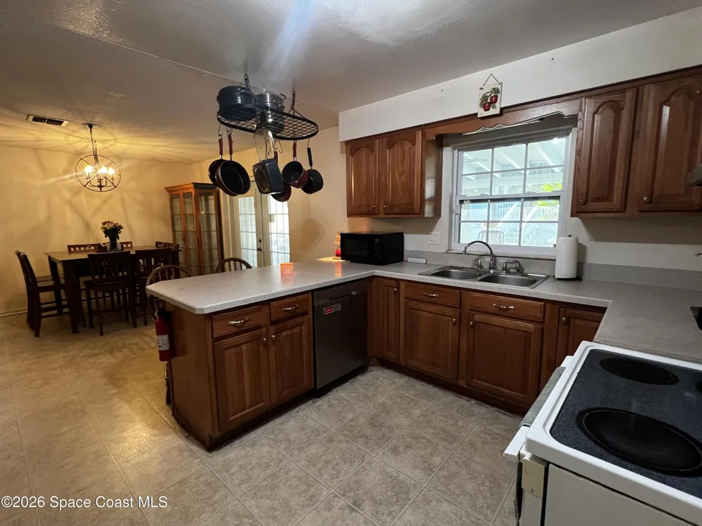 1705 S Lilac Circle Titusville, FL 32796