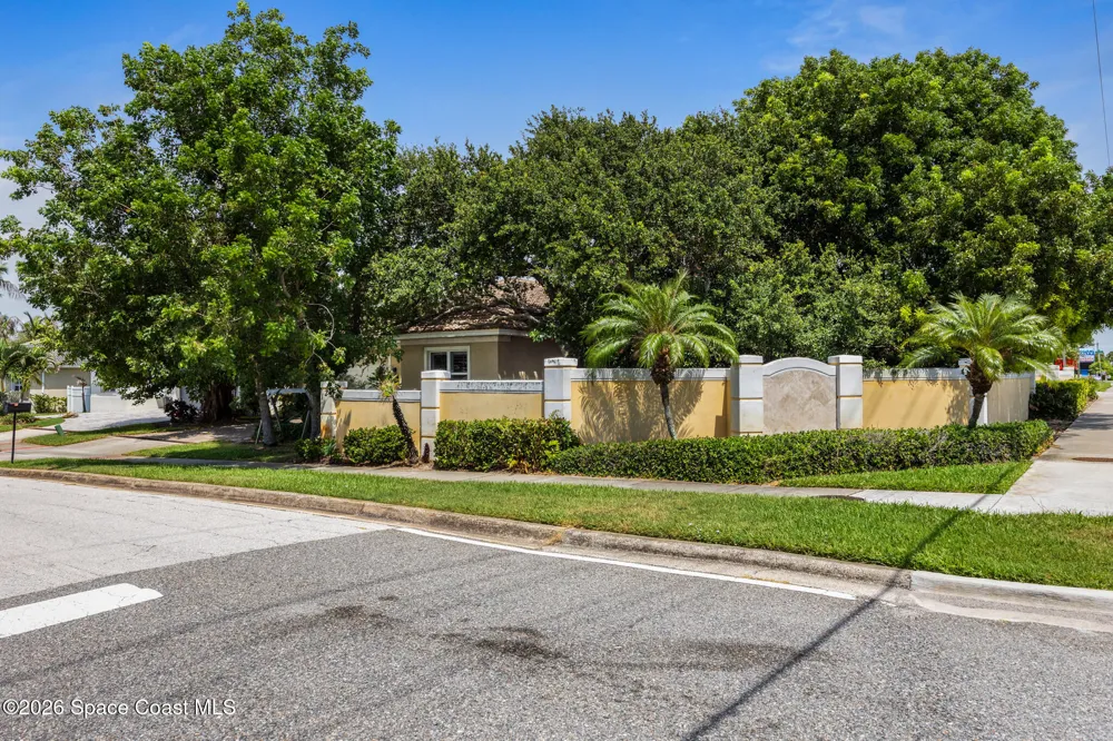 121 Seminole Lane Cocoa Beach, FL 32931