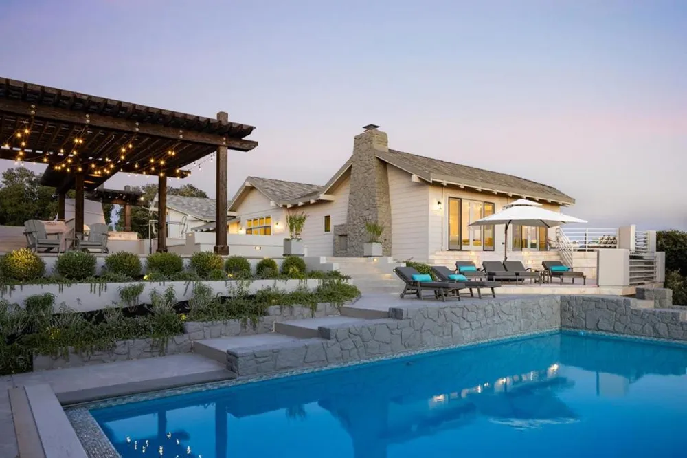 26264 Paseo Del Sur Monterey, CA 93940