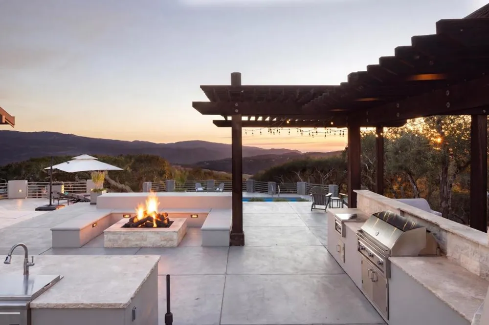 26264 Paseo Del Sur Monterey, CA 93940