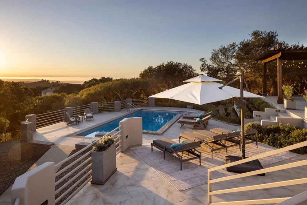 26264 Paseo Del Sur Monterey, CA 93940