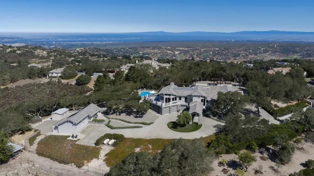 26264 Paseo Del Sur Monterey, CA 93940