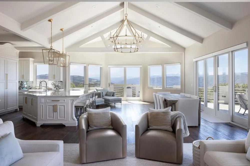 26264 Paseo Del Sur Monterey, CA 93940