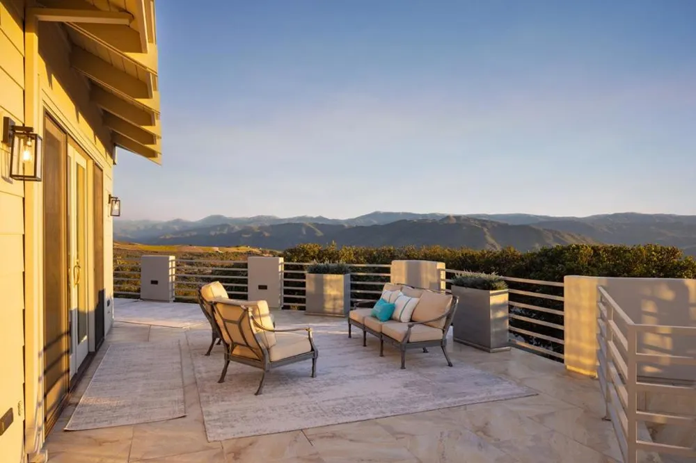 26264 Paseo Del Sur Monterey, CA 93940
