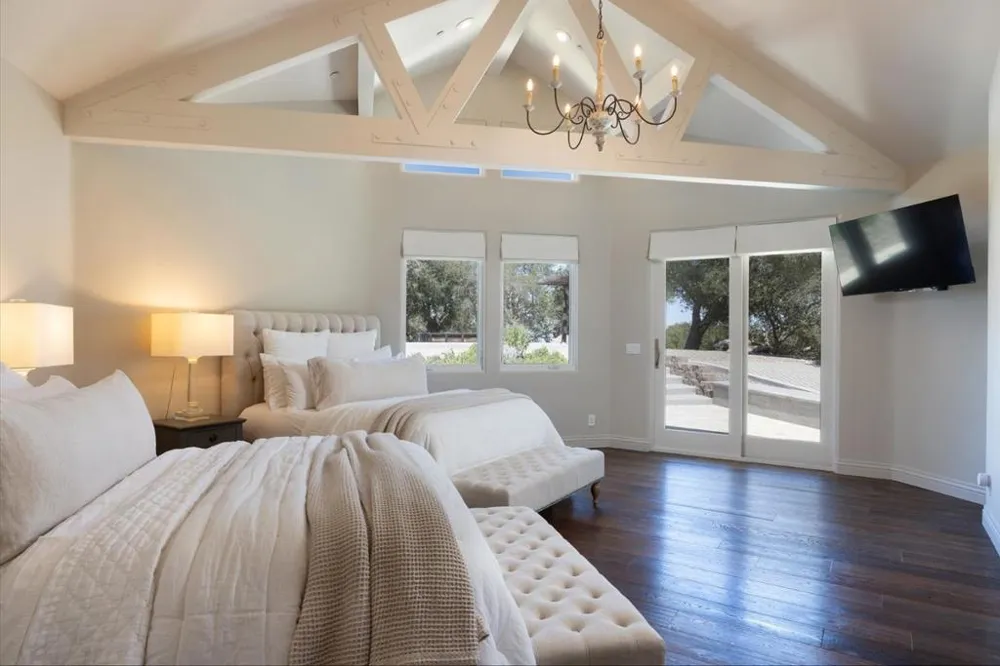 26264 Paseo Del Sur Monterey, CA 93940